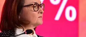 Центробанк впервые за полтора года не стал снижать ключевую ставку после одобрения со стороны Путина