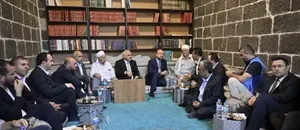 Diyarbakır'da Çok Tartışılan O Görüntü: Rojin Kabaiş'in Amcası Bilal Erdoğan İle Görüşmelerine İlişkin Açıklama Yaptı