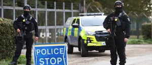 Projet D'Attaque Contre une Base Militaire en Angleterre : Les Cinq Hommes Arrêtés Libérés Sous Caution