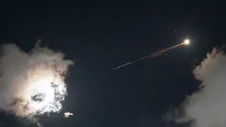 Fars ve Tahran'da Hava Savunma Sistemleri Devreye Girdi