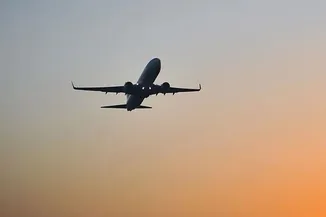 ABD Yaptırımları Sonrası İran ile BAE Arasındaki Uçuşlar İptal Edildi