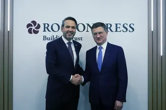 Bakan Bayraktar, Rusya Başbakan Yardımcısı Novak ile enerjide işbirliği imkanlarını görüştü