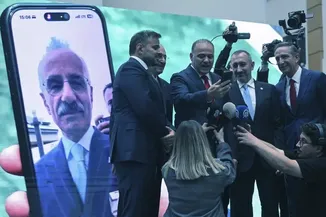 Bakan Uraloğlu, 5G ihalesinin yapıldığı salona canlı bağlantıyla hitap etti: