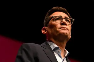 Burnham Promete en el Congreso Laborista Reformar la Ley Electoral, Resetear la Relación con la UE y Transformar el Mercado Inmobiliario