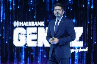 Cumhurbaşkanlığı Yatırım ve Finans Ofisi Başkanı Burak Dağlıoğlu, Halkbank Gençİz'25 Zirvesi'nde konuştu: 