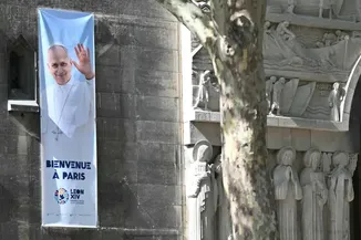 De Paris à Metz, en Passant par Saint-Denis et Lourdes : Le Programme du Pape Léon XIV en France