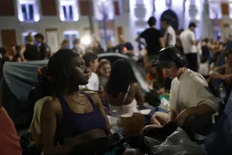 Espagne : Des Milliers de Manifestants à Madrid pour Soutenir une Octogénaire Expulsée de Chez Elle