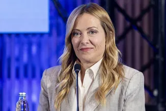 Giorgia Meloni Saca Adelante la Reforma Electoral en el Parlamento Italiano