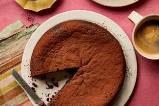Helen Goh’s Recipe for Flourless Walnut, Date and Espresso Cake | The Sweet Spot