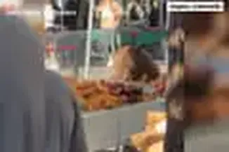 Hitting the Sweet Spot: Bear Treats Itself to Baked Goods at Colorado Farmers’ Market