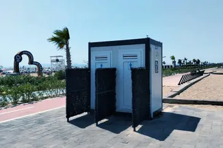 Karmod, Balıkesir'deki mavi bayraklı plajlar için tuvalet kabinleri üretti