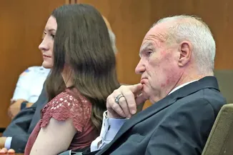 La Defensa de Lindsay Clancy Pide Archivar el Caso y Cuestiona las Pruebas Contra la Enfermera