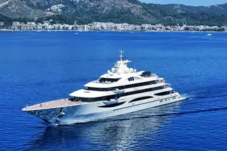 Lüks yat "Alaiya" Marmaris'te yakıt ikmali yapıldı