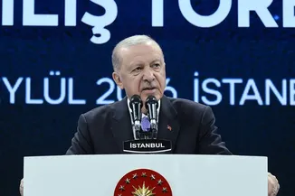 "Türkiye'yi Yatırımlarla Eserlerle Hizmetlerle İhya Etmek Gibi Bir Gayemiz Var"