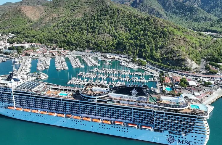 333 Metrelik Dev Kruvaziyer Marmaris'e Geldi: Gemide 5 Binden Fazla Kişi Var