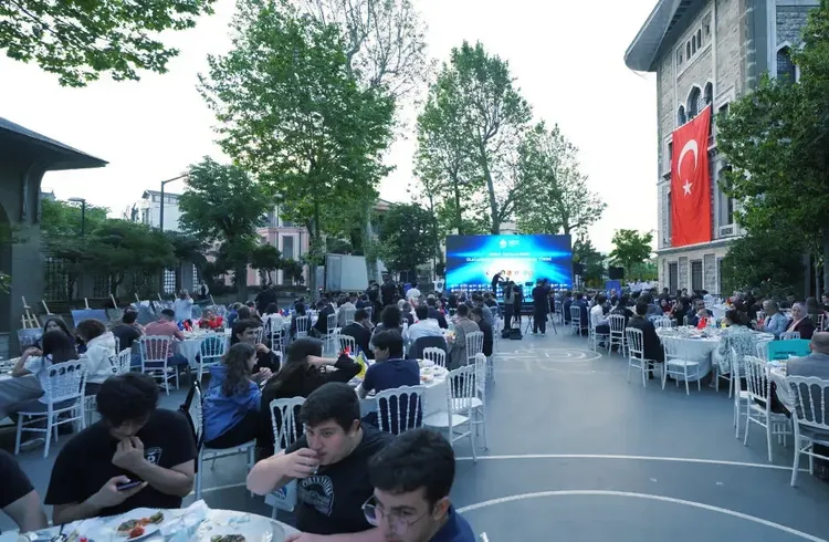Asırlık Okullar Vakfı Olağanüstü Genel Kurulu gerçekleştirildi Asırlık Okullar Vakfı Olağanüstü Genel Kurulu gerçekleştirildi