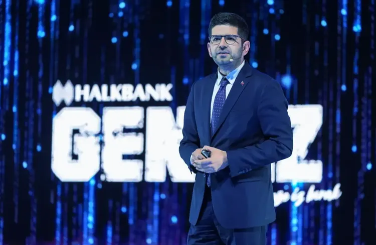 Cumhurbaşkanlığı Yatırım ve Finans Ofisi Başkanı Burak Dağlıoğlu, Halkbank Gençİz'25 Zirvesi'nde konuştu: 