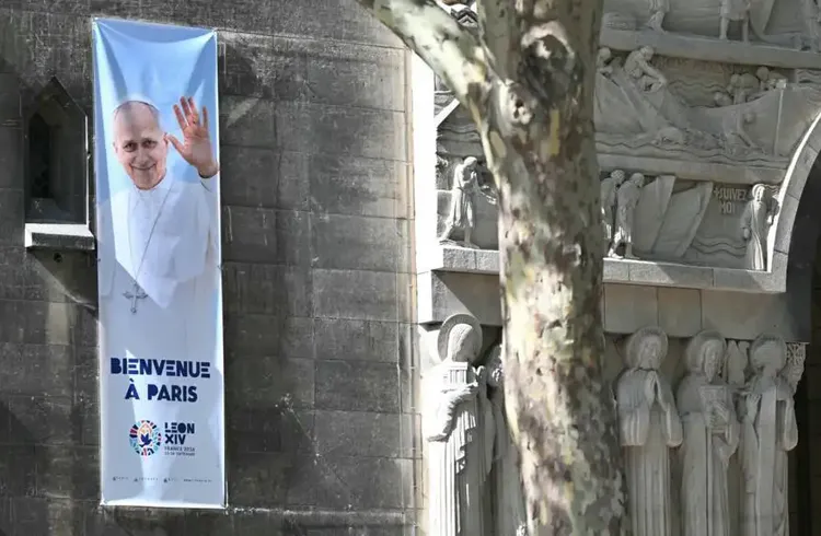 De Paris à Metz, en Passant par Saint-Denis et Lourdes : Le Programme du Pape Léon XIV en France