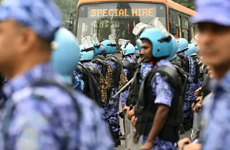 En Inde, le Gouvernement Cadenasse la Révolte des "Cafards" Contre la Commision Électorale