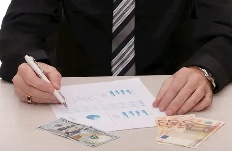 Finansal Kesim Dışındaki Firmaların Net Döviz Açığı Temmuzda Arttı