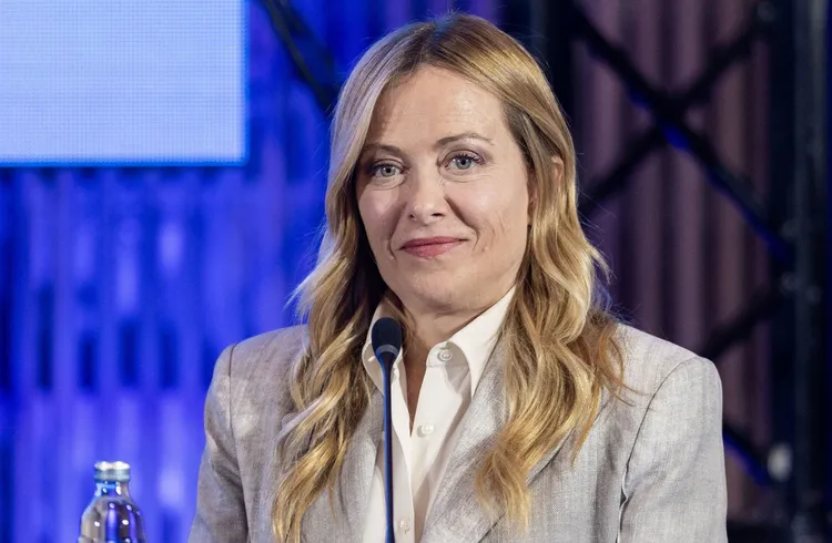 Giorgia Meloni Saca Adelante la Reforma Electoral en el Parlamento Italiano