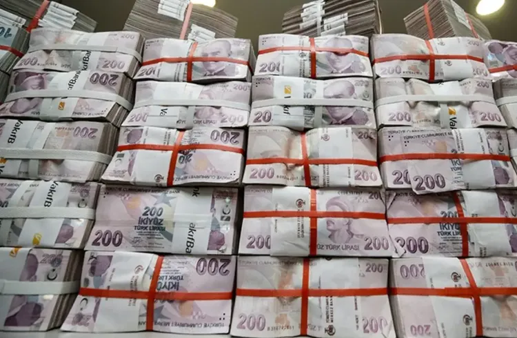 Hazine bugün düzenlediği iki ihaleyle 117,9 milyar lira borçlandı
