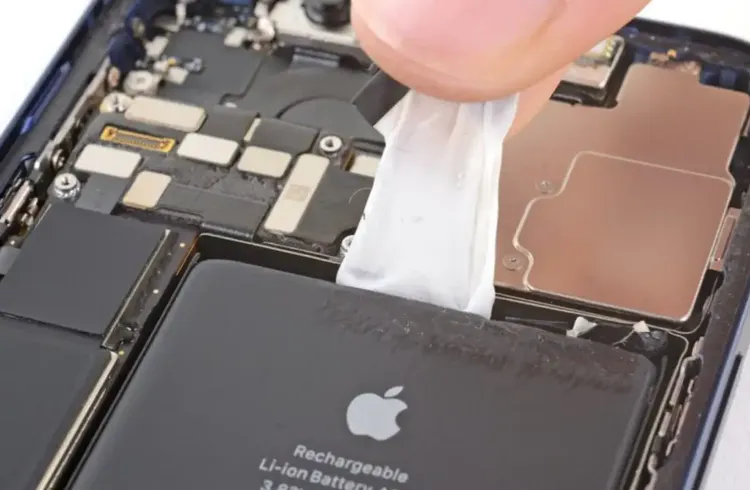 İphone 18 Pro Sahiplerine Kötü Haber: Pil Değişim Ücreti Arttı