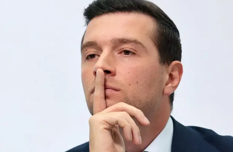 Jordan Bardella Aurait Effacé les Données D'Un Compte Facebook Après les Révélations de Mediapart