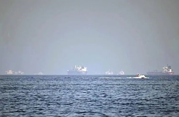 Karadeniz'de yük gemisine İHA saldırısı: Yaralılar arasında Türkler de var