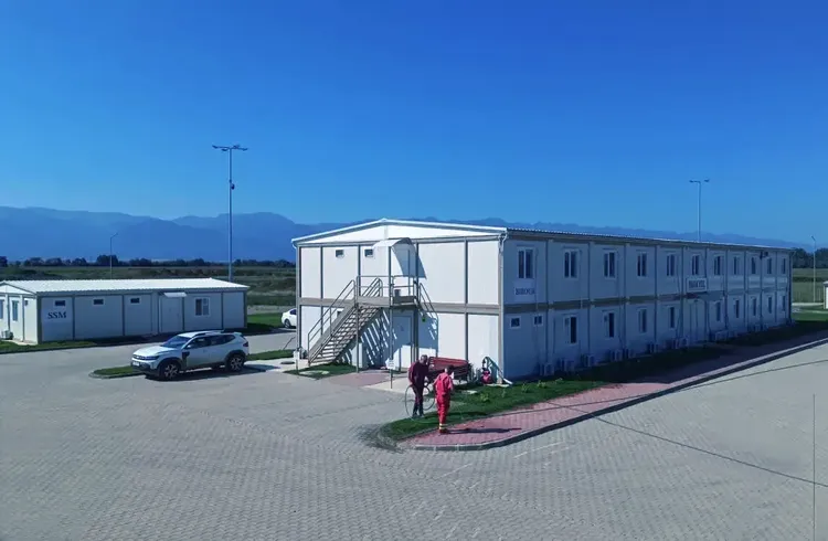 Karmod, Romanya'da otoyol projesi için konteyner şantiye yapıları kurdu Karmod, Romanya'da otoyol projesi için konteyner şantiye yapıları kurdu