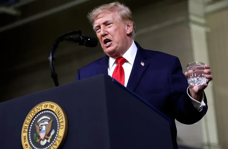 La Peculiar Manera con la Que Trump Defiende Su Estrategia Petrolera con Venezuela: "Es Ridículo"