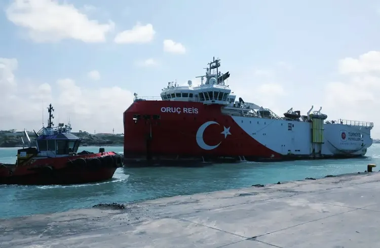 Oruç Reis Sismik Araştırma Gemisi, Türkiye'ye dönüyor Oruç Reis Sismik Araştırma Gemisi, Türkiye'ye dönüyor