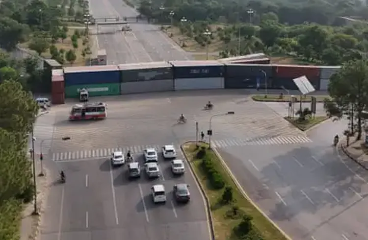 Pakistan Locks Down Islamabad as Imran Khan’s Party Vows to March on Capital