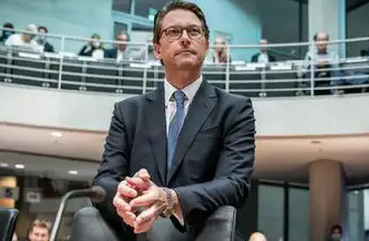 Scheuer Angeklagt: Ein Politprozess, Wie Es Ihn Noch Nie Gab