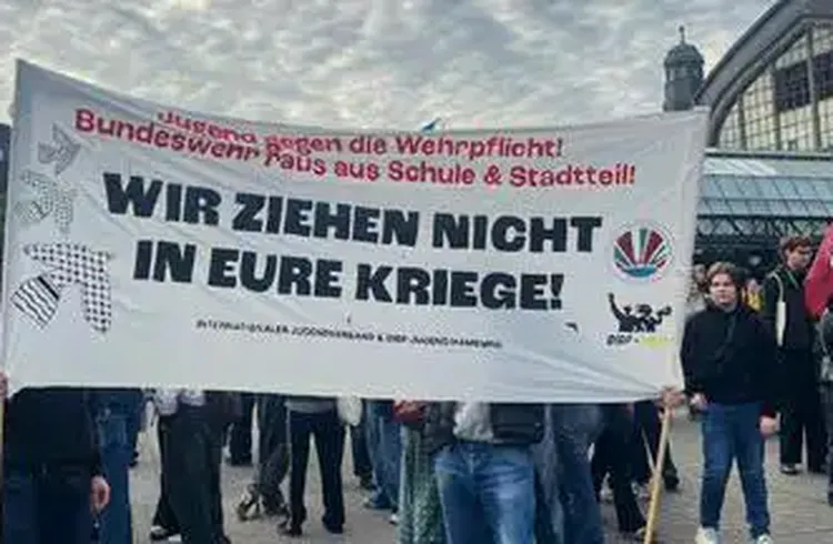 Schüler Demonstrieren Bundesweit Gegen Mögliche Wehrpflicht