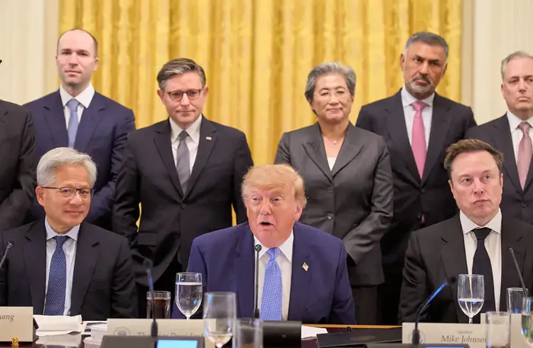 Sous la Tutelle de Donald Trump, les Patrons de L'Ia Adoptent UN Code de Bonne Conduite