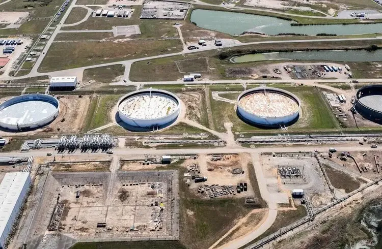 Stocks Stratégiques de Pétrole : Ce Qu'Il Faut Savoir sur Ces Amortisseurs de Crises