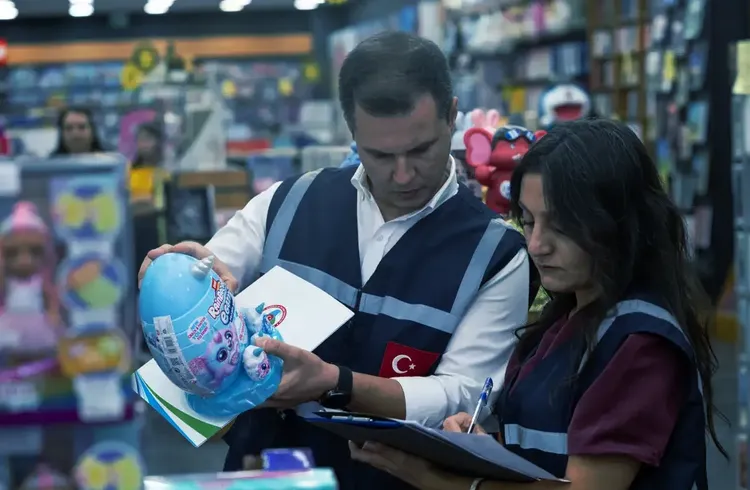 Ticaret Bakanlığı ekipleri kırtasiye ve okul ürünleri denetimlerini yoğunlaştırdı Ticaret Bakanlığı ekipleri kırtasiye ve okul ürünleri denetimlerini yoğunlaştırdı