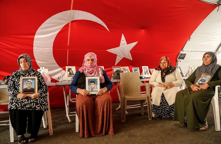 Turquía da el mayor paso hacia el fin del conflicto con el PKK, pero el escepticismo persiste