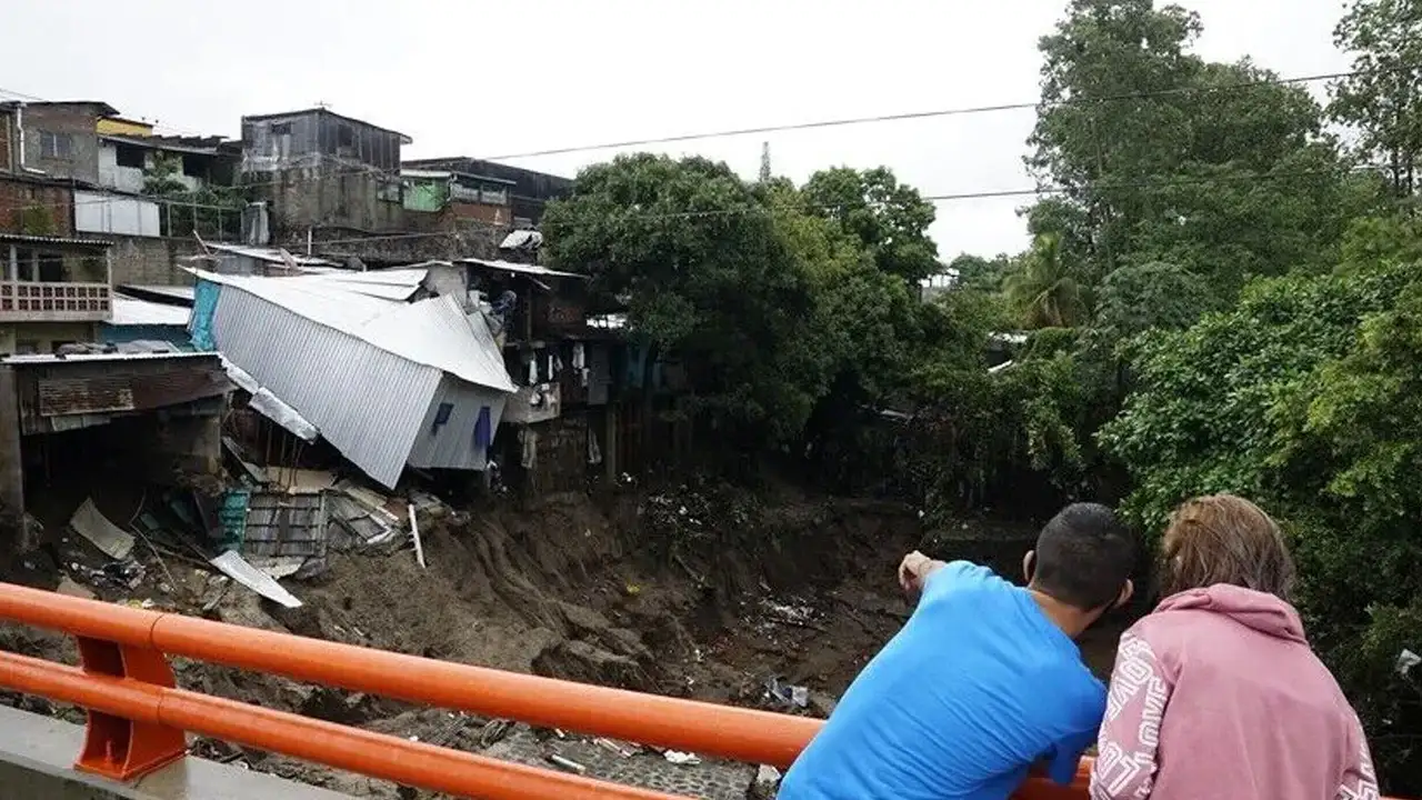 El Salvador'da, El Ninonnedeniyle "Kırmızı Alarm" İlan Edildi